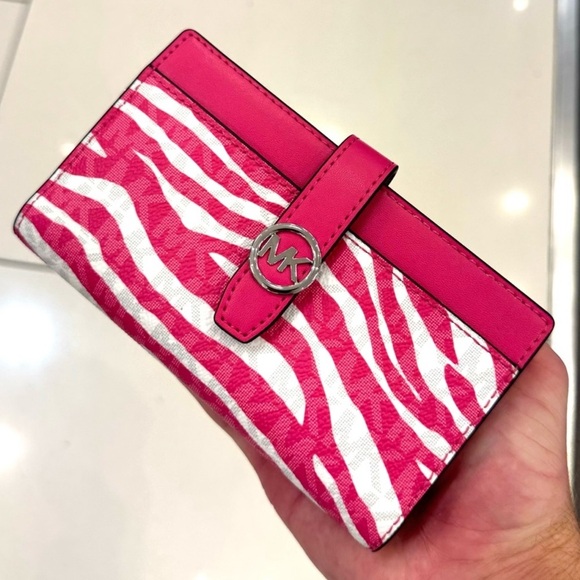 Michael Kors Greenwich Medium Signature Logo Wallet Dragonfruit Multi - Picture 1 of 6